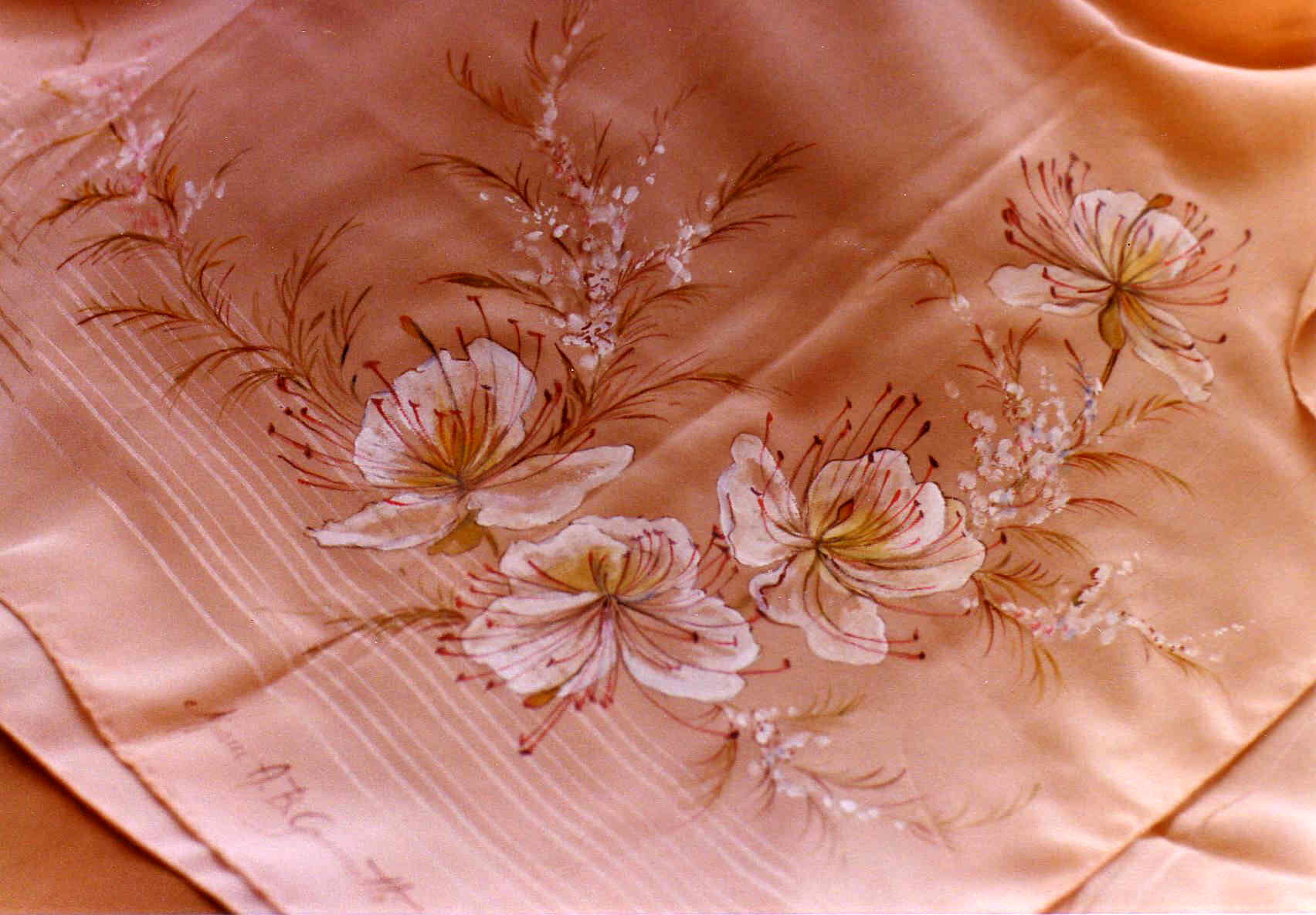 foulard in seta dipinto a mano